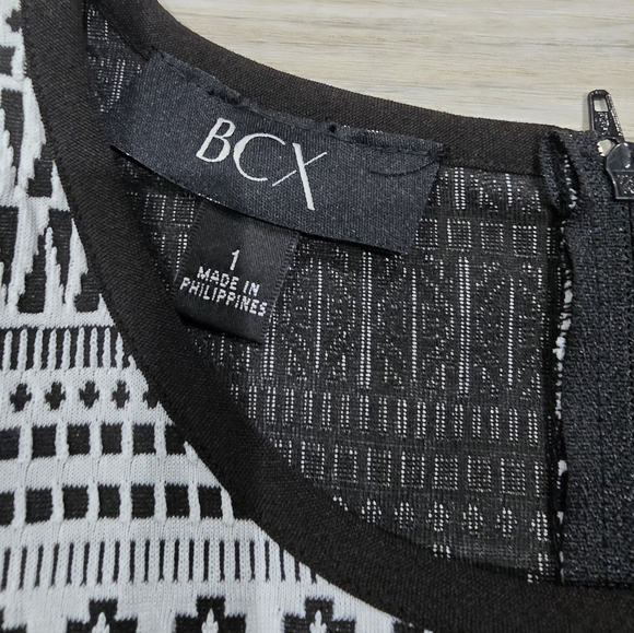 BCX Juniors Black and White Patterned Dress Size 1 NWT - Picture 2 of 6